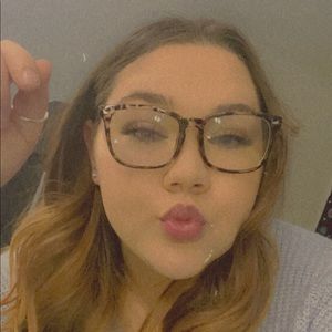 Meet your Posher, Jennaka